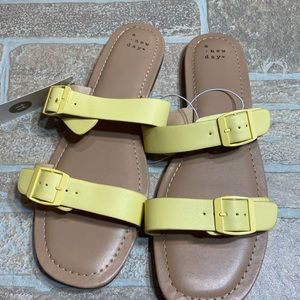 A NEW DAY Yellow Sandal NWT 11 Womens